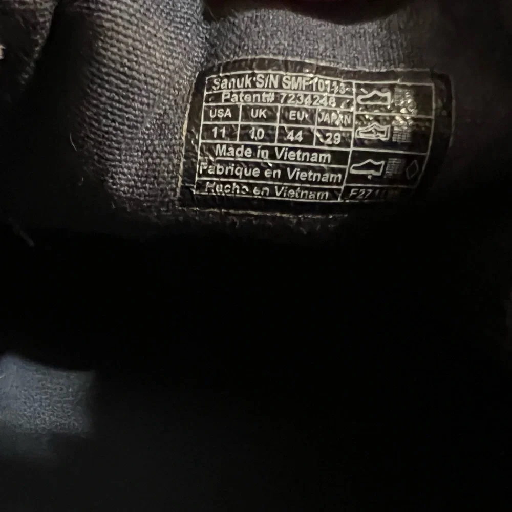 Sanuks size 11 grayish color - Picture 4 of 6